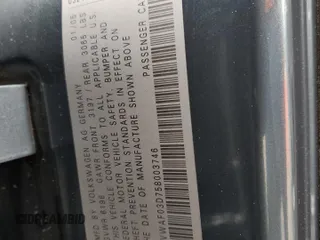 2005 Volkswagen Phaeton z VIN WVWAF03D758003746, wystawiony jako Copart lot #57449525 z przebiegiem 177 257 mil mil oraz Szkoda całkowita • Salvage title. Historia ofert i sprzedaży dostępna na DreamBid. Obrazek 12.
