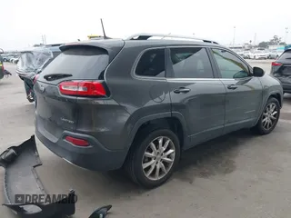 2017 Jeep Cherokee Limited z VIN 1C4PJLDB1HW607171, wystawiony jako IAAI lot #42489677 z przebiegiem 78 731 mil mil oraz . Historia ofert i sprzedaży dostępna na DreamBid. Obrazek 4.