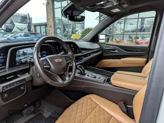 2021 Cadillac Escalade ESV Premium Luxury z VIN 1GYS4KKL7MR424XXX, wystawiony jako Copart lot #59819975 z przebiegiem 43 652 mil mil oraz Czysty tytuł • Clean title. Historia ofert i sprzedaży dostępna na DreamBid. Obrazek 9.
