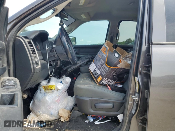 2017 Ram 1500 Tradesman z VIN 3C6RR7KT6HG556096, wystawiony jako Copart lot #61595525 z przebiegiem 211 355 mil mil oraz Szkoda całkowita • Salvage title. Historia ofert i sprzedaży dostępna na DreamBid. Obrazek 7.