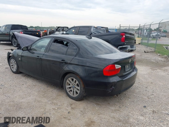 2006 BMW 3 Series 325i z VIN WBAVB13576KX67030, wystawiony jako IAAI lot #42386135 z przebiegiem 173 744 mil mil oraz . Historia ofert i sprzedaży dostępna na DreamBid. Obrazek 3.