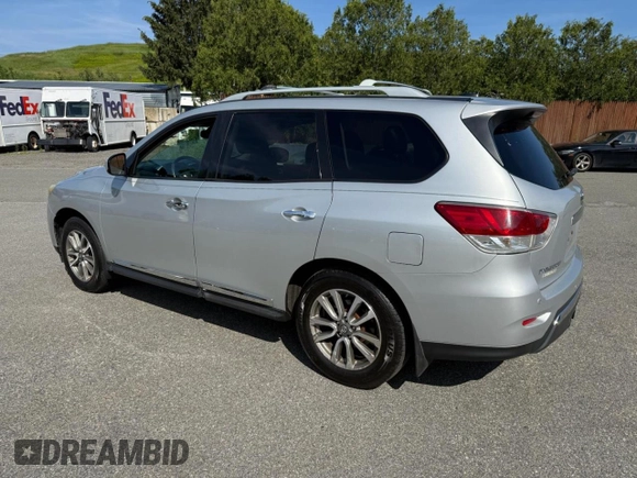 2013 Nissan Pathfinder SV z VIN 5N1AR2MM7DC62196, wystawiony jako Copart lot #61669945 z przebiegiem 87 537 mil mil oraz Czysty tytuł • Clean title. Historia ofert i sprzedaży dostępna na DreamBid. Obrazek 4.