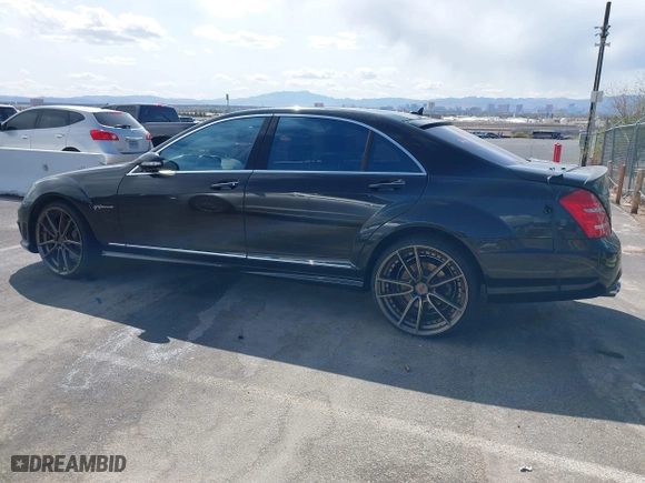 2009 Mercedes-Benz S-Class 5.5L V12 with VIN WDDNG76X09A273645, listed as a IAAI auction lot 41927453 with 1 mi miles. Bid and sale history available at carsss.com. Image 14.