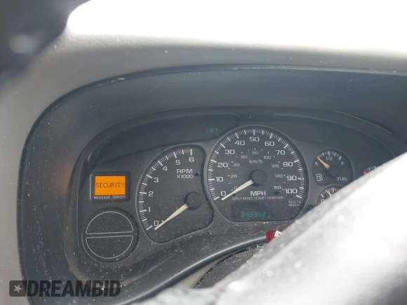2002 GMC Yukon XL SLT z VIN 1GKEC16Z42J136352, wystawiony jako IAAI lot #42300333 z przebiegiem 212 362 mil mil oraz . Historia ofert i sprzedaży dostępna na DreamBid. Obrazek 7.