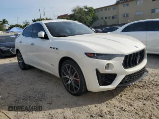 2021 Maserati Levante GranSport with VIN ZN661XUS8MX379725, listed as a Copart auction lot 82186843 with 0 mi miles. Bid and sale history available at carsss.com. Image 4.