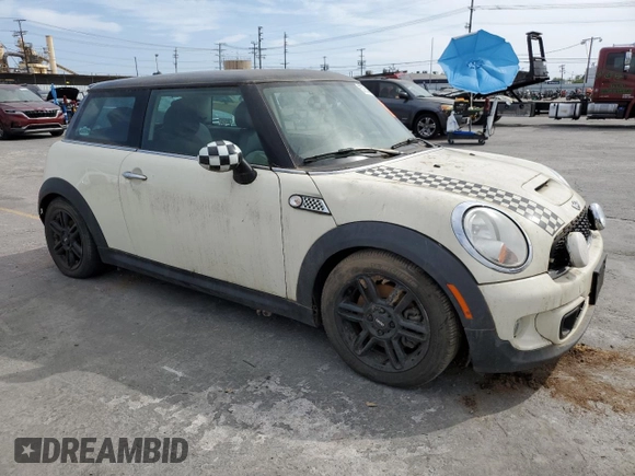 2013 MINI Hardtop S with VIN WMWSV3C51DT394368, listed as a Copart auction lot 57654475 with 86,136 mi miles and Clean Title. Bid and sale history available at DreamBid. Image 4.