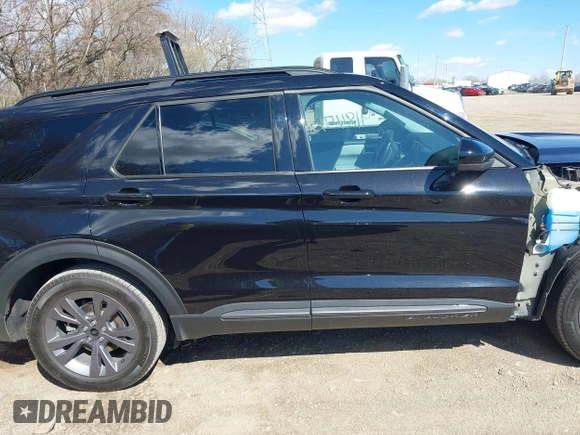 2023 Ford Explorer XLT with VIN 1FMSK8DH4PGC11989, listed as a IAAI auction lot 41845428 with 30,161 mi miles and . Bid and sale history available at carsss.com. Image 14.