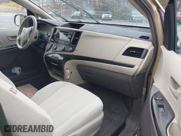 2011 Toyota Sienna LE AAS with VIN 5TDKK3DC0BS025523, listed as a IAAI auction lot 41114051 with 1 mi miles. Bid and sale history available at carsss.com. Image 5.