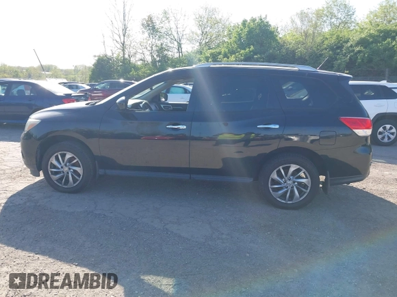 2014 Nissan Pathfinder SV with VIN 5N1AR2MM1EC682262, listed as a IAAI auction lot 42132205 with 235,107 mi miles. Bid and sale history available at carsss.com. Image 15.