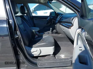 2015 Kia Sorento LX with VIN 5XYKTDA60FG607237, listed as a IAAI auction lot 41690678 with 114,380 mi miles. Bid and sale history available at carsss.com. Image 5.