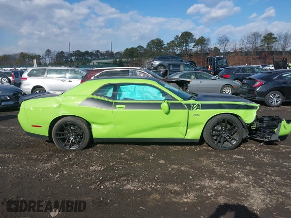 2023 Dodge Challenger R/T Scat Pack z VIN 2C3CDZFJ5PH527693, wystawiony jako IAAI lot #41428982 z przebiegiem 11 739 mil mil oraz . Historia ofert i sprzedaży dostępna na DreamBid. Obrazek 13.