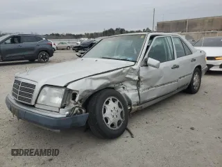 1992 Mercedes-Benz 300 with VIN WDBEA30DXNB758302, listed as a Copart auction lot 44112995 with 232,948 mi miles and Salvage Title. Bid and sale history available at carsss.com. Image 1.