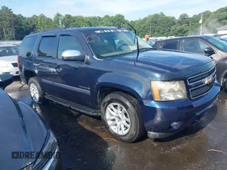 2007 Chevrolet Tahoe LT with VIN 1GNFC13097J231901, listed as a IAAI auction lot 42644573 with 209,529 mi miles and . Bid and sale history available at DreamBid. Image 1.