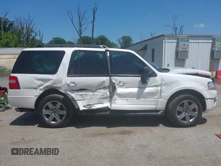 2017 Ford Expedition XLT z VIN 1FMJU1JT4HEA13710, wystawiony jako IAAI lot #42561621 z przebiegiem 193 991 mil mil oraz . Historia ofert i sprzedaży dostępna na DreamBid. Obrazek 14.