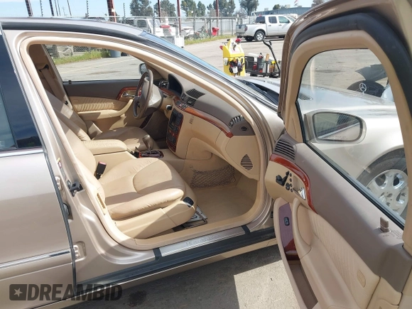 2002 Mercedes-Benz S-Class 4.3L with VIN WDBNG70J82A225944, listed as a IAAI auction lot 41669752 with 133,143 mi miles. Bid and sale history available at carsss.com. Image 5.