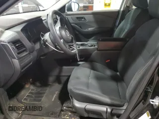 2023 Nissan Rogue S z VIN 5N1BT3AB1PC751419, wystawiony jako Copart lot #56725715 z przebiegiem 109 373 mil mil oraz Szkoda całkowita • Salvage title. Historia ofert i sprzedaży dostępna na DreamBid. Obrazek 7.