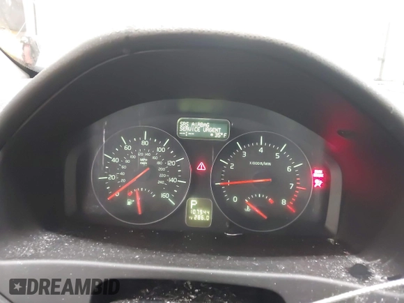2010 Volvo C70 with VIN YV1672MC5AJ093125, listed as a IAAI auction lot 41459887 with 107,944 mi miles. Bid and sale history available at carsss.com. Image 7.