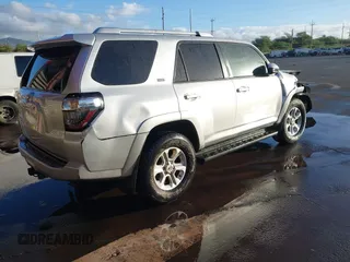 2014 Toyota 4Runner SR5 z VIN JTEZU5JR0E5072540, wystawiony jako IAAI lot #40825743 z przebiegiem 125 825 mil mil oraz . Historia ofert i sprzedaży dostępna na DreamBid. Obrazek 4.