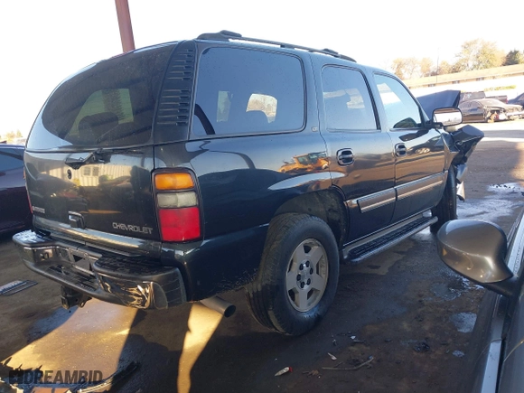 2005 Chevrolet Tahoe LT with VIN 1GNEC13T75R199762, listed as a IAAI auction lot 41301677 with 152,300 mi miles. Bid and sale history available at carsss.com. Image 4.