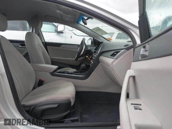 2018 Hyundai Sonata SE with VIN 5NPE24AF8JH682138, listed as a IAAI auction lot 42024533 with 69,462 mi miles and . Bid and sale history available at carsss.com. Image 5.