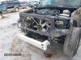 2015 Toyota Tacoma z VIN 3TMLU4EN8FM177785, wystawiony jako IAAI lot #41082160 z przebiegiem 156 761 mil mil oraz . Historia ofert i sprzedaży dostępna na DreamBid. Obrazek 6.
