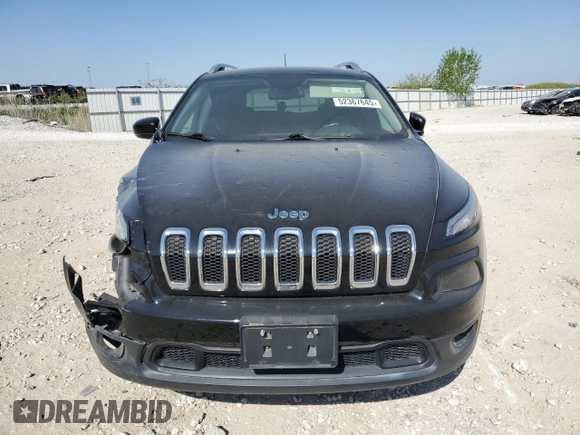 2017 Jeep Cherokee Latitude with VIN 1C4PJMCS4HW531565, listed as a Copart auction lot 52367645 with 40,781 mi miles and Salvage Title. Bid and sale history available at DreamBid. Image 5.