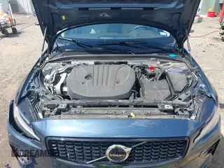 2024 Volvo S60 Plus Dark Theme z VIN 7JRL12TLXRG294640, wystawiony jako IAAI lot #42207466 z przebiegiem 23 304 mil mil oraz . Historia ofert i sprzedaży dostępna na DreamBid. Obrazek 10.