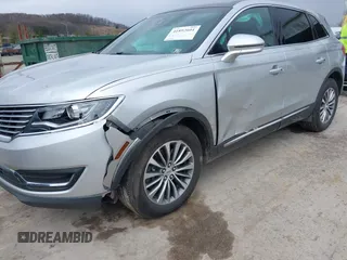 2016 Lincoln MKX Select with VIN 2LMTJ8KR6GBL59043, listed as a IAAI auction lot 41892601 with 113,756 mi miles. Bid and sale history available at carsss.com. Image 6.
