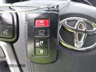 2018 Toyota Highlander Limited with VIN 5TDYZRFH5JS276425, listed as a IAAI auction lot 42070369 with 129,215 mi miles and . Bid and sale history available at DreamBid. Image 11.
