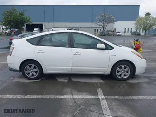 2006 Toyota Prius with VIN JTDKB20U563162831, listed as a IAAI auction lot 41920329 with 265,963 mi miles. Bid and sale history available at carsss.com. Image 13.