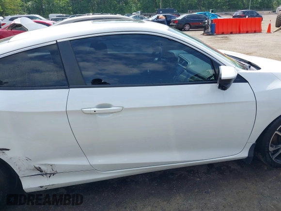 2018 Honda Civic Si z VIN 2HGFC3A54JH755941, wystawiony jako IAAI lot #42269677 z przebiegiem 99 627 mil mil oraz . Historia ofert i sprzedaży dostępna na DreamBid. Obrazek 13.