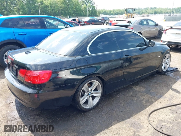 2011 BMW 3 Series 328i z VIN WBADW7C56BE544585, wystawiony jako IAAI lot #42233106 z przebiegiem Nie podano mil oraz . Historia ofert i sprzedaży dostępna na DreamBid. Obrazek 4.