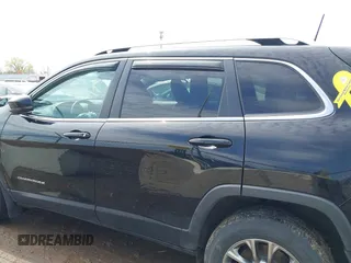 2019 Jeep Cherokee Latitude Plus with VIN 1C4PJMLB5KD489488, listed as a IAAI auction lot 42147598 with 33,002 mi miles and . Bid and sale history available at carsss.com. Image 15.