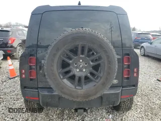 2022 Land Rover Defender SE with VIN SALEP7RU6N2106733, listed as a Copart auction lot 43371445 with 41,667 mi miles and Salvage title. Bid and sale history available at DreamBid. Image 6.