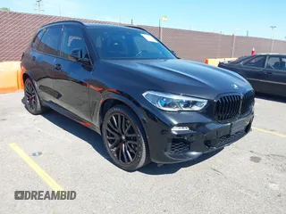 2021 BMW X5 xDrive40i z VIN 5UXCR6C02M9F86589, wystawiony jako IAAI lot #42323169 z przebiegiem 44 291 mil mil oraz . Historia ofert i sprzedaży dostępna na DreamBid. Obrazek 1.