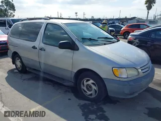 2001 Toyota Sienna LE with VIN 4T3ZF13C21U352205, listed as a IAAI auction lot 41904160 with 185,293 mi miles. Bid and sale history available at carsss.com. Image 1.