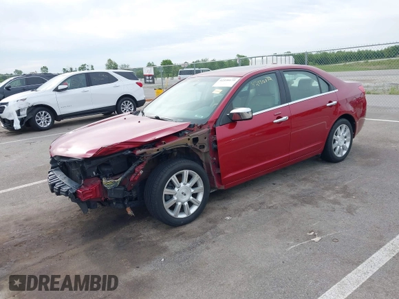 2010 Lincoln MKZ z VIN 3LNHL2GC2AR636552, wystawiony jako IAAI lot #42330172 z przebiegiem 98 883 mil mil oraz . Historia ofert i sprzedaży dostępna na DreamBid. Obrazek 2.