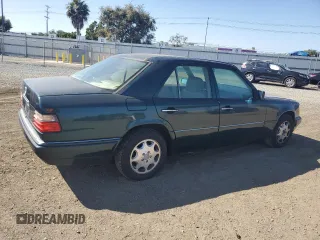 1995 Mercedes-Benz E Class with VIN WDBEA32E4SC205978, listed as a Copart auction lot 60329354 with 240,082 mi miles and Salvage Title. Bid and sale history available at carsss.com. Image 3.
