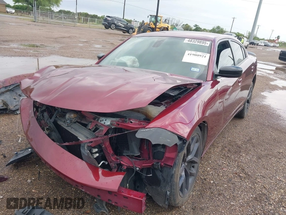 2020 Dodge Charger SXT with VIN 2C3CDXBG2LH136073, listed as a IAAI auction lot 41900921 with 55,747 mi miles and . Bid and sale history available at carsss.com. Image 2.