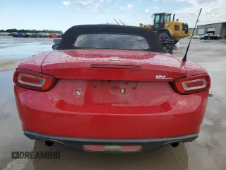 2017 FIAT 124 Spider Lusso z VIN JC1NFAEKXH0102435, wystawiony jako Copart lot #54235675 z przebiegiem 84 343 mil mil oraz Szkoda całkowita • Salvage title. Historia ofert i sprzedaży dostępna na DreamBid. Obrazek 6.