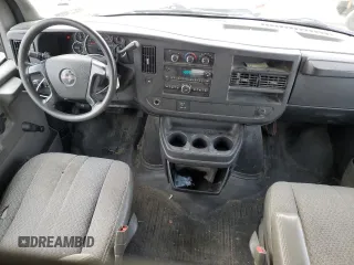 2008 GMC Savana z VIN 1GTGG25K581132516, wystawiony jako Copart lot #85938734 z przebiegiem 181 147 mil mil oraz Szkoda całkowita • Salvage title. Historia ofert i sprzedaży dostępna na DreamBid. Obrazek 8.