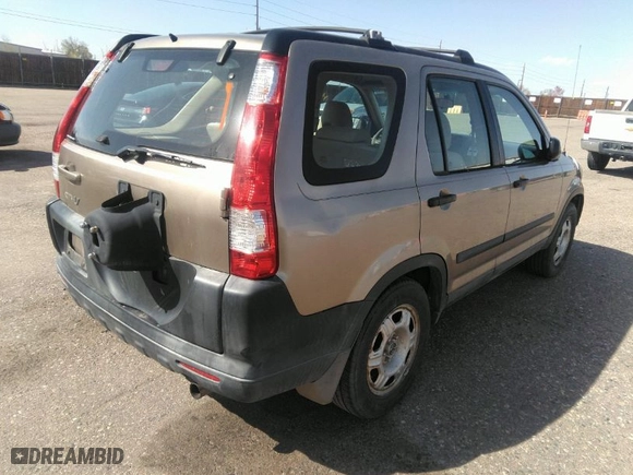 2005 Honda CR-V LX with VIN SHSRD78525U333497, listed as a IAAI auction lot 42004518 with 210,914 mi miles. Bid and sale history available at carsss.com. Image 4.