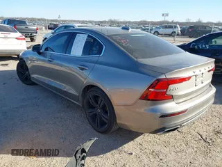 2019 Volvo S60 Inscription with VIN 7JRA22TL9KG001806, listed as a IAAI auction lot 41391582 with 97,189 mi miles. Bid and sale history available at carsss.com. Image 3.