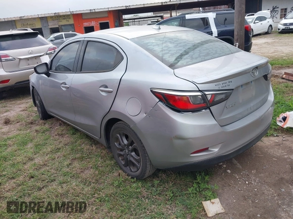 2019 Toyota Yaris L z VIN 3MYDLBYV1KY500070, wystawiony jako IAAI lot #41933128 z przebiegiem Nie podano mil oraz . Historia ofert i sprzedaży dostępna na DreamBid. Obrazek 3.