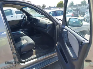 2000 Dodge Durango with VIN 1B4HS28Z0YF244622, listed as a IAAI auction lot 42383817 with 216,543 mi miles and . Bid and sale history available at DreamBid. Image 5.