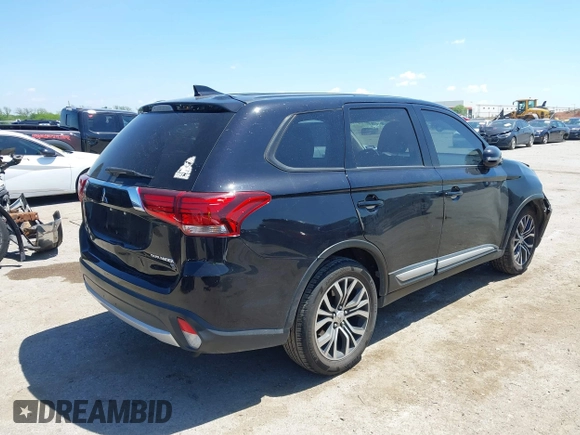 2018 Mitsubishi Outlander SE z VIN JA4AD3A32JZ067046, wystawiony jako IAAI lot #42098647 z przebiegiem 66 028 mil mil oraz . Historia ofert i sprzedaży dostępna na DreamBid. Obrazek 4.