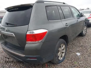 2013 Toyota Highlander with VIN 5TDZA3EH5DS038119, listed as a IAAI auction lot 41753356 with Not Provided miles and . Bid and sale history available at DreamBid. Image 4.