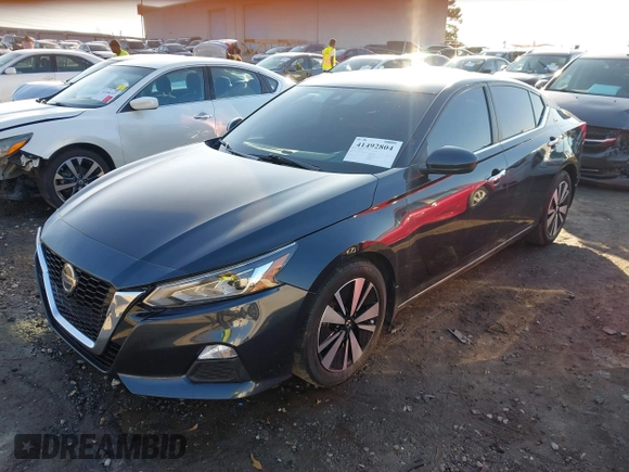 2021 Nissan Altima SV with VIN 1N4BL4DV2MN317791, listed as a IAAI auction lot 41492804 with 155,875 mi miles and . Bid and sale history available at carsss.com. Image 2.