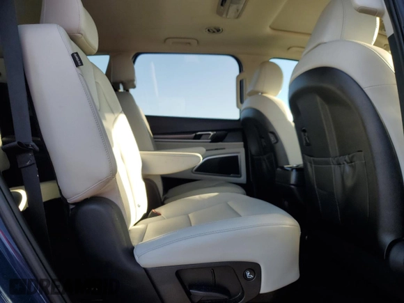 2024 Kia Telluride S with VIN 5XYP64GC3RG489652, listed as a Copart auction lot 61755995 with 9,479 mi miles and Salvage title. Bid and sale history available at DreamBid. Image 11.