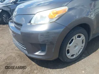 2008 Scion xD z VIN JTKKU10498J005993, wystawiony jako IAAI lot #42330566 z przebiegiem 114 876 mil mil oraz . Historia ofert i sprzedaży dostępna na DreamBid. Obrazek 6.